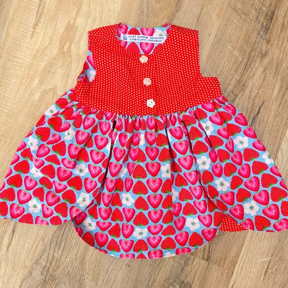 3 For 35 🌼✌️Vintage Strawberry Petal Dress – Size 12 Months - Picture 1 of 6